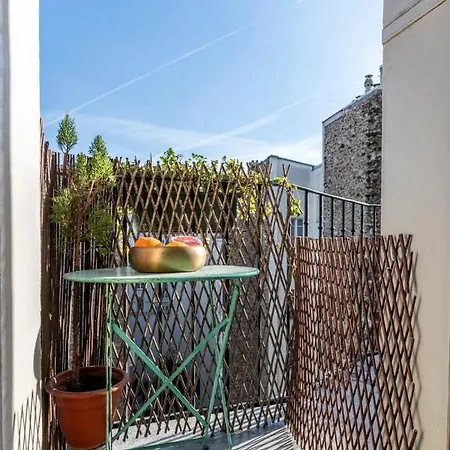 Veeve - Vintage And Vibrant Paris