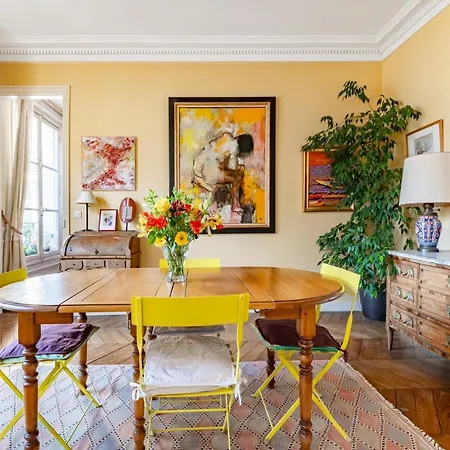 Veeve - Vintage And Vibrant * Paris