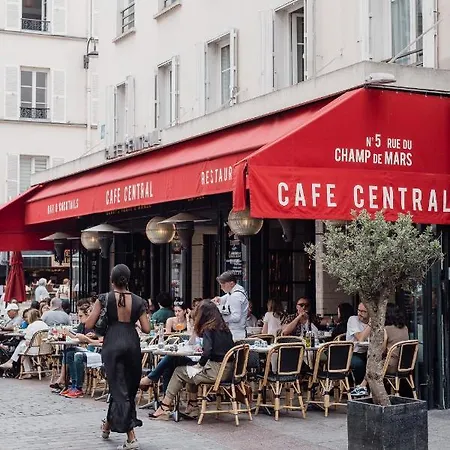 Veeve - Vintage And Vibrant * Paris